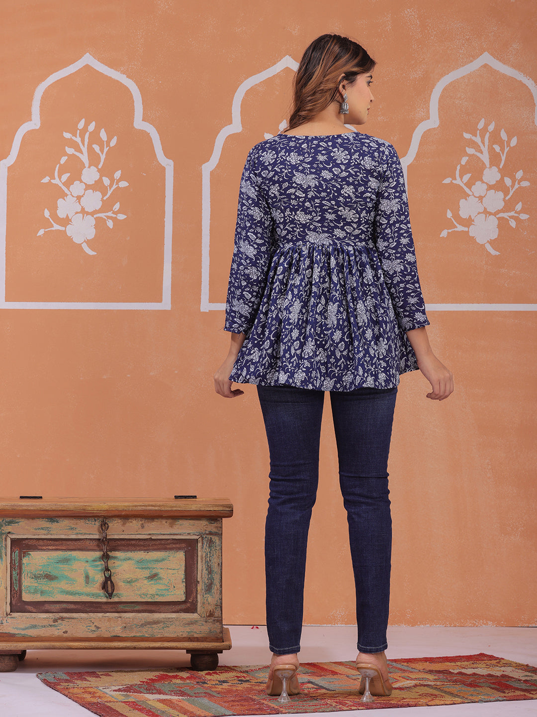 Comfortable women floral printed V-neck top