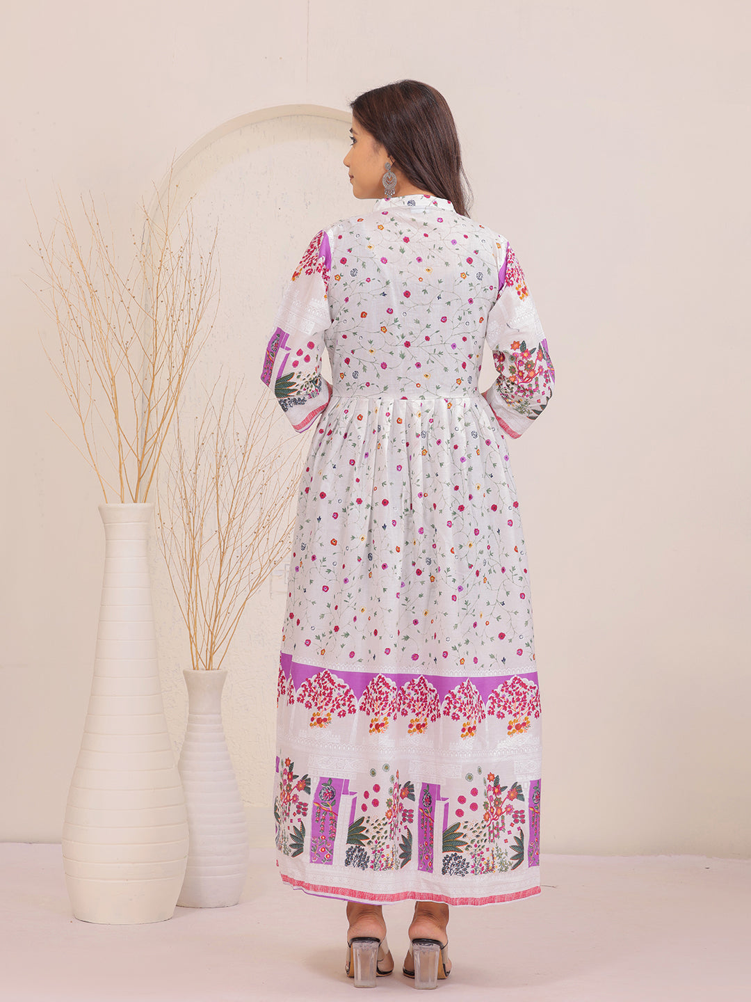 Casual white floral dress for brunch and daytime outings